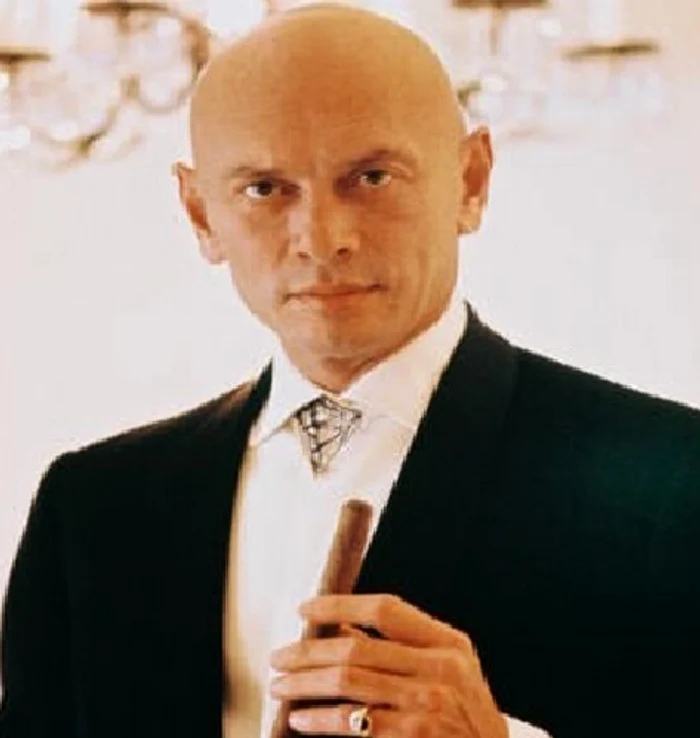 
    Yul Brynner, cel mai sexy chel al anilor ʼ60. A avut patru soții și numeroase amanteFOTO: cinemagia.ro  