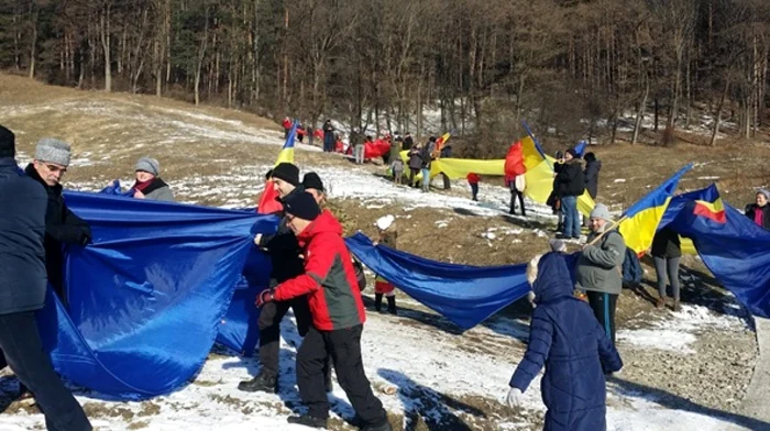 Tricolor de 100 de metri la Pângăraţi