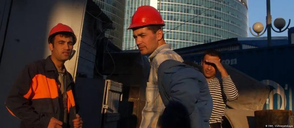 Cum sunt recrutaţi migranţi din Asia Centrală în armata rusă