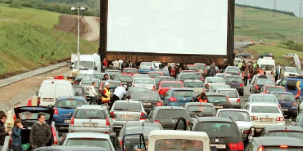 Claxoane pentru Van Damme pe autostradă
