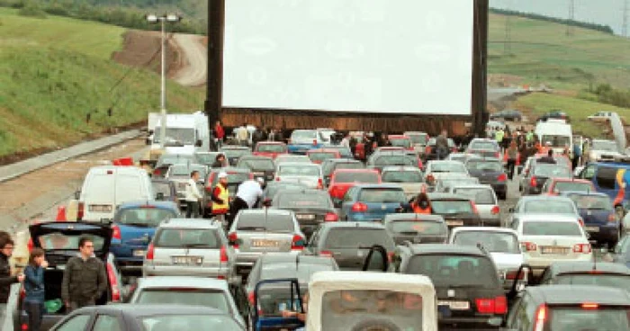 Claxoane pentru Van Damme pe autostradă