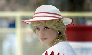 Regal, rebel, rafinat   Lady Di s╠ªi rochia de seara╠å moderna╠å jpg