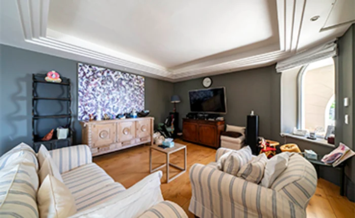 Casa este mobilată foarte elegant