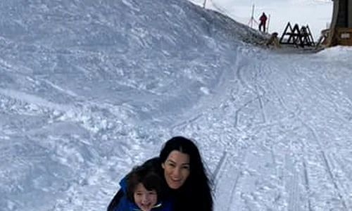 1 silvia launeanu de la vegas baietel alexandru sot sorin botezatu pe partie 5 2 jpg jpeg