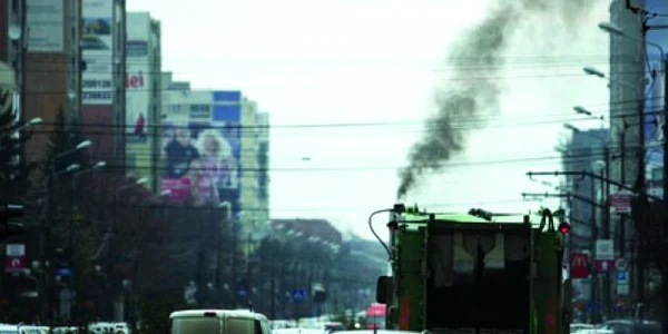 Noxele de la ţevile de eşapament sunt doar o parte din problema calităţii aerului