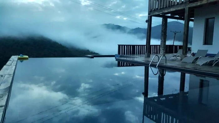 piscine cabana barlogu. foto arhiva pensiunii