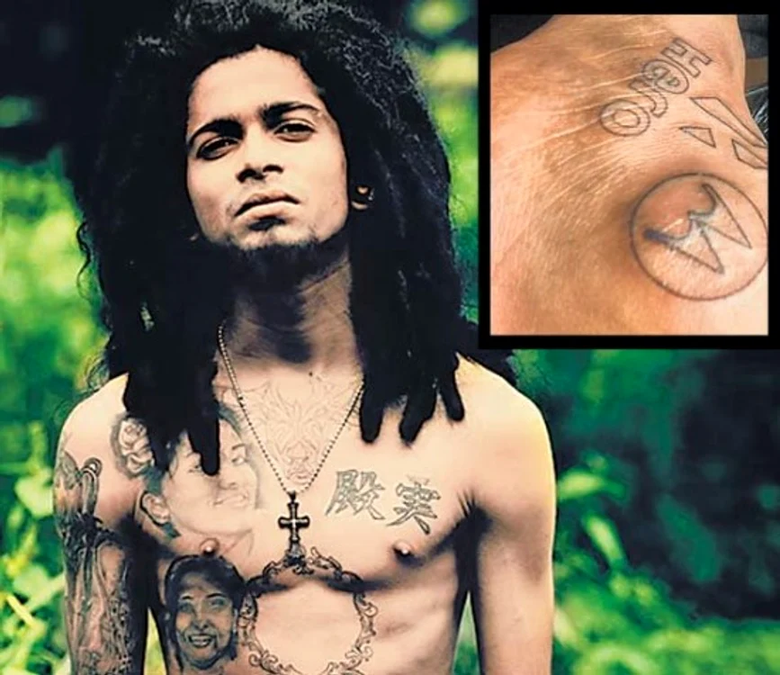 Jason Georghe are corpul plin de tatuaje