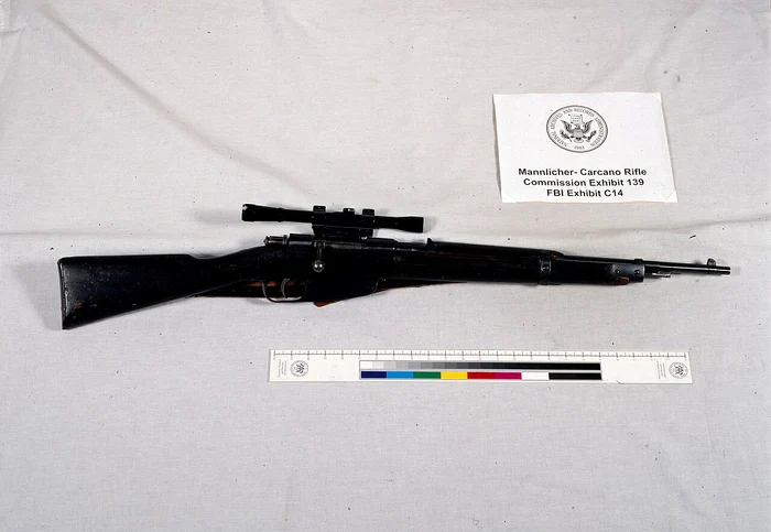 Arma Carcano de calibrul 6,5 mm deținută Oswald (© National Archives and Records Administration)