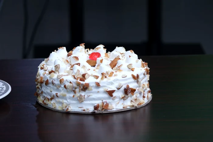 Tort italian cu nucă de cocos, nuci pecan și cremă de brânză/ sursa unsplash 