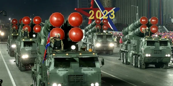 Paradă militară nocturnă la Phenian 8 ianuarie 2023 Foto EPA EFE