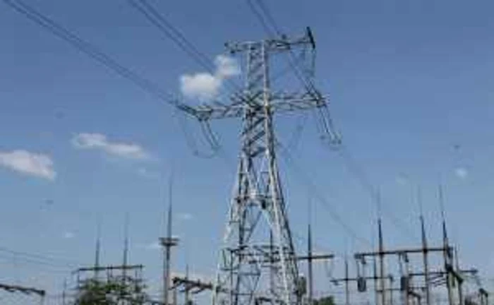 Liniile electrice de înaltă tensiune au devenit ţinta unor escroci
