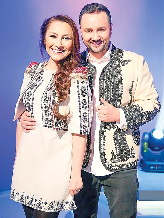 Andra şi Măruţă au îmbrăcat portul popular