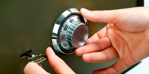 Cinci seifuri au fost scoase din Dâmboviţa