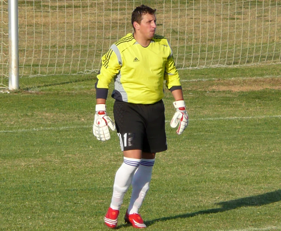 FOTBAL: Cătălin Mulţescu, acuzat de zeci de persoane pentru înşelătorie