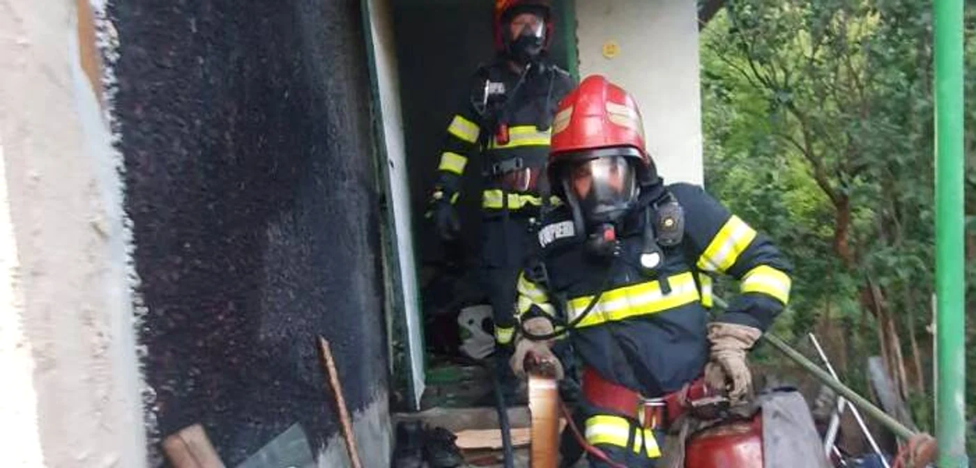 Pompierii au intervenit la aproape 600 de incendii în week-end-ul trecut. Foto: ISU Hunedoara