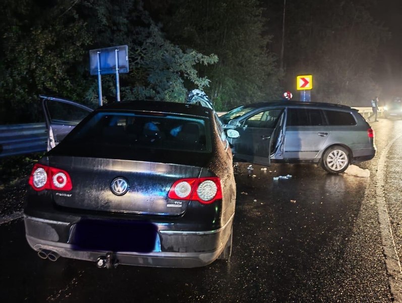  O fetiţă de 12 ani și cinci adulți, răniți într-un accident pe DN 76 Deva-Brad