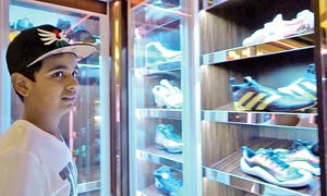 Adidaşi de un  milion de dolari jpeg