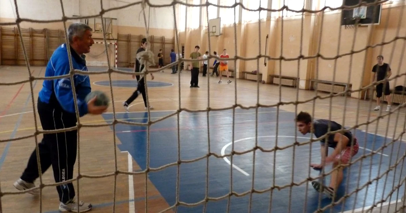  Elevii vin la orele de sport cu teamă