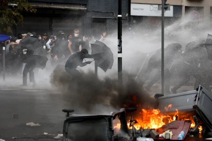 Mai multe manifestații au degenerat în ciocniri violente FOTO X