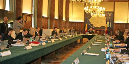 În acest an, Guvernul a dorit exclusiv reducerea deficitelor, prelungind recesiunea 