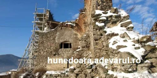 Cetatea Devei a fost redeschisă turiştilor. Foto: D. Guţă