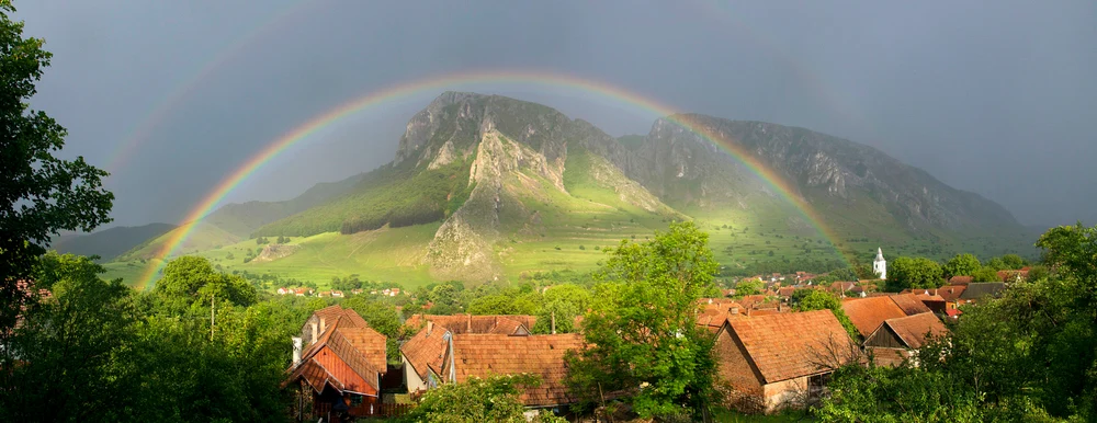 Cele mai frumoase sate din Munții Apuseni. Ținutul feeric traversat de Transapuseana și locurile legendare ale aurului