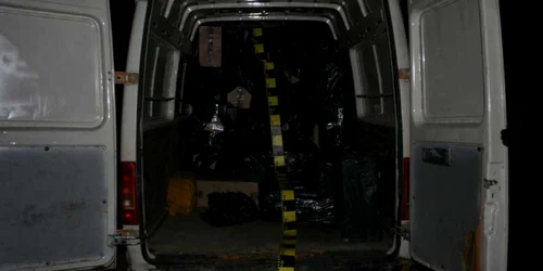 Ttigările şi microbuzul au fost confiscate. Foto arhivă