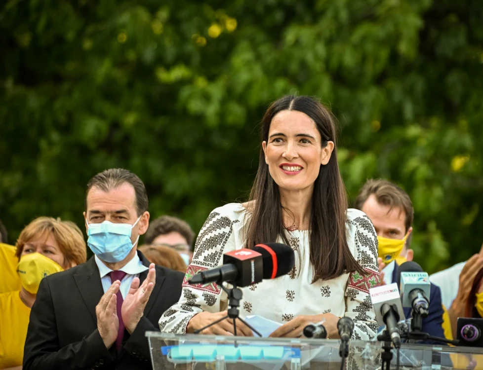 PÎCCJmenţionează că din verificările efectuate nu s-a putut stabili diferenţa de voturi între candidaţi, nefiind finalizate activităţile dispuse de către procuror.FOTO Facebook Clotilde Armand