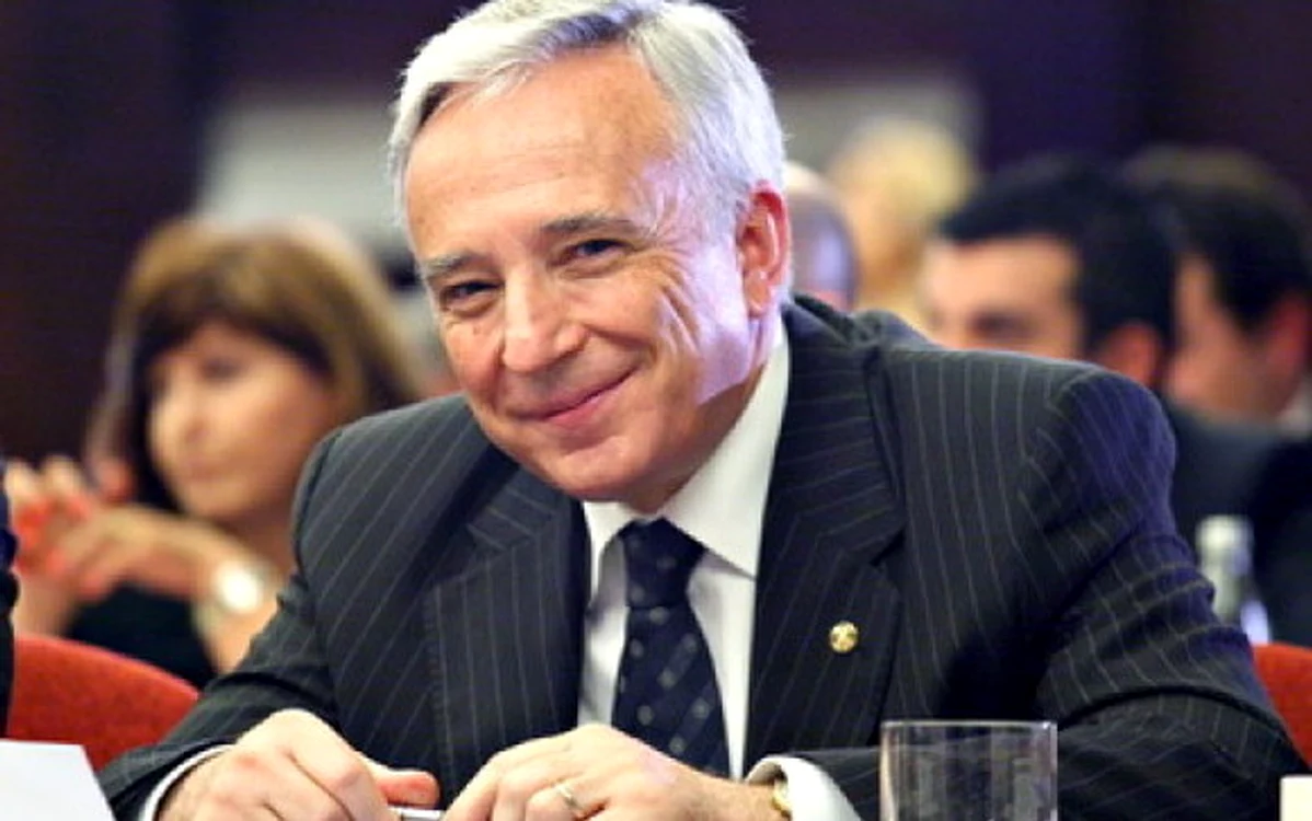 Mugur Isărescu