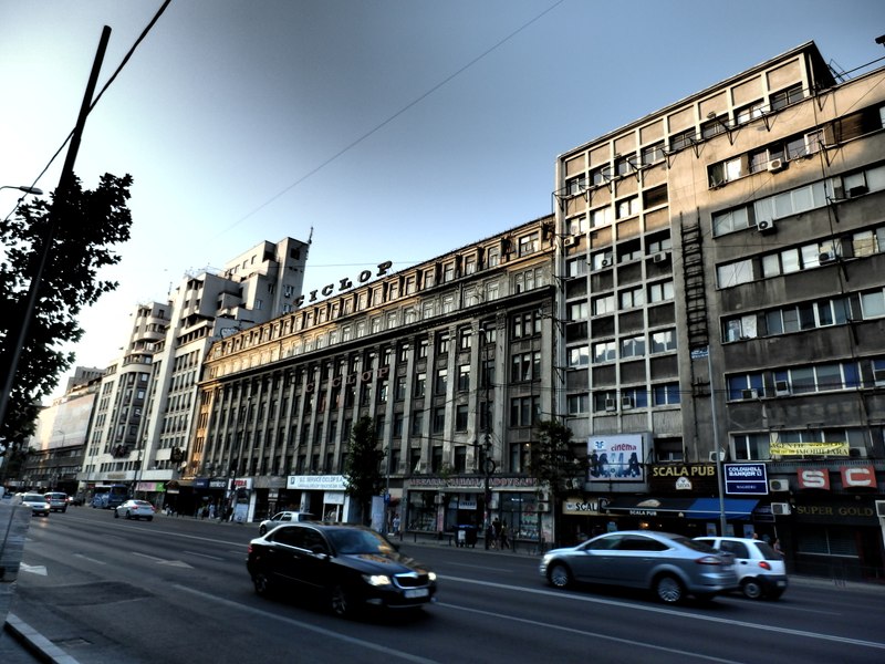 Povestea garajului miliardarilor din București, prima parcare supraterană din România. Era printre cele mai moderne clădiri din Europa