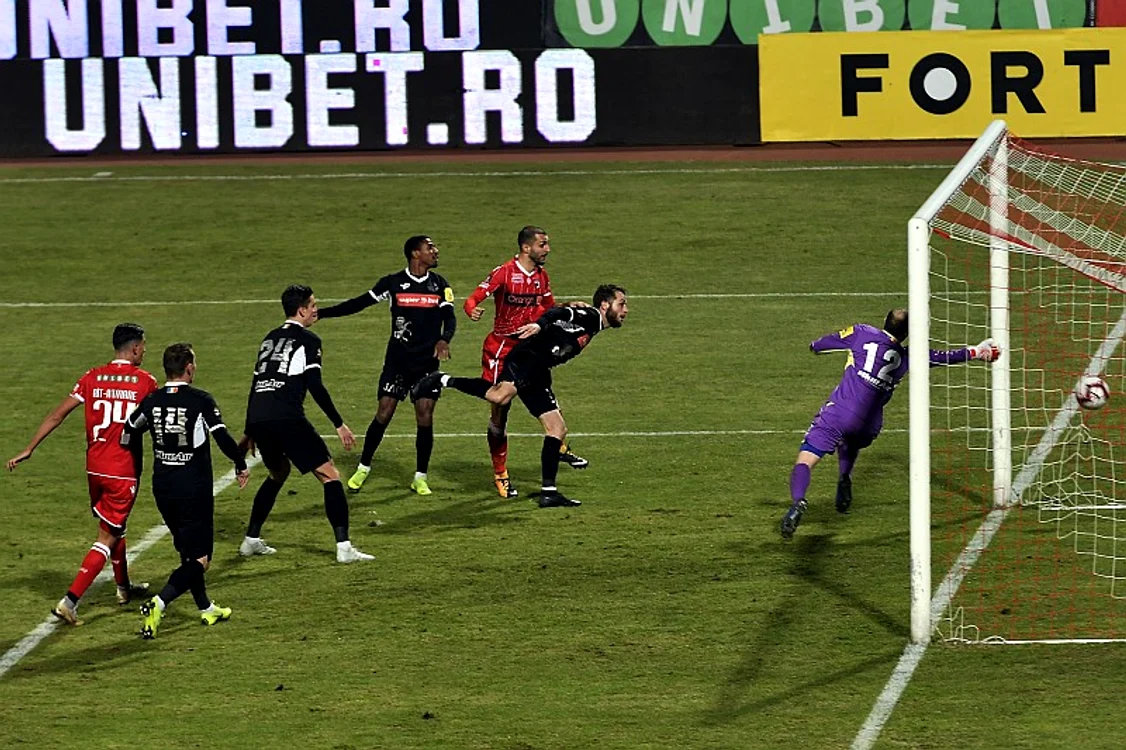 
    Dinamo a marcat de trei oriFoto: sportpictures.eu  