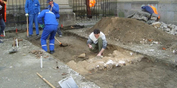 Lucrările sunt supravegheate de arheologi Foto. Flavia Cistian