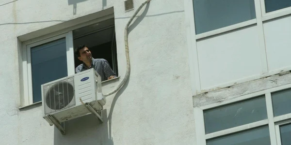Suma plătită pentru înlocuirea tâmplăriei ar putea să fie dedusă din impozit