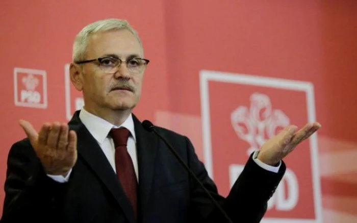 Peste 2000 de oameni au aprins lumânări şi s-au rugat pentru sufletele celor care au pierit în urma incendiului de la clubul ColectivFoto: Inquam Photos/Octav Ganea