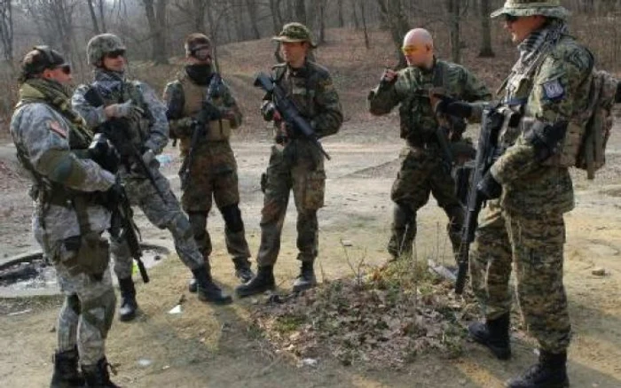 Imagini de la jocurile de paintball şi airsoft