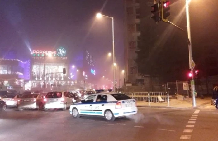 Poliţia, mobilizată după atacul armat din faţa unui centru comercial din capitala Bulgariei FOTO topnovini.bg