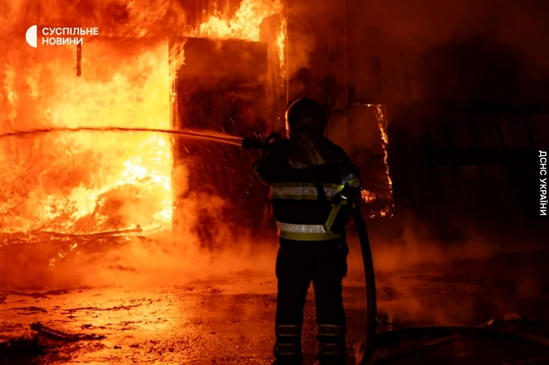 Incendii provocate de atacurile rusești asupra Kievului/FOTO:X