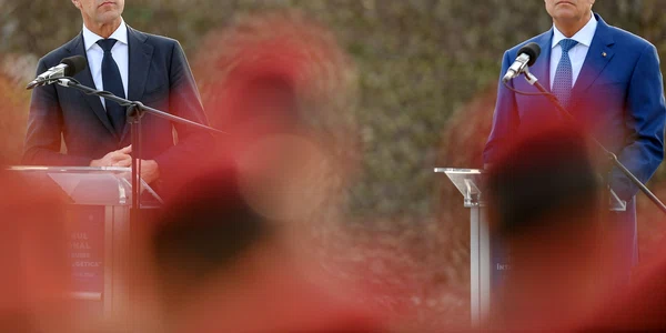 Premierul Olandei, Mark Rutte, a vizitat Centrul Naţional de Instruire Întrunită „Getica” de la Cincu, judeţul Braşov, însoţit de preşedintele Klaus Iohannis și premierul Nicolae Ciucă FOTO Inquam ( jpg