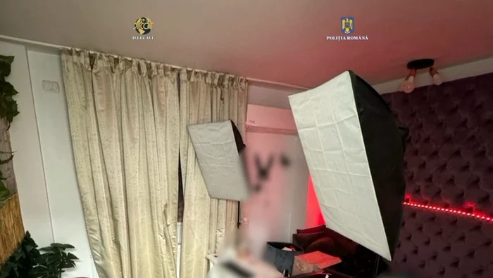 Apartamentele au fost transformate în studio pentru videochat