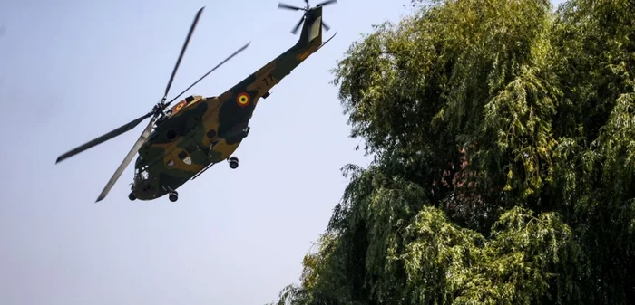 O ceremonie militară a avut loc duminică la Monumentul Eroilor Aerului FOTO Adevărul