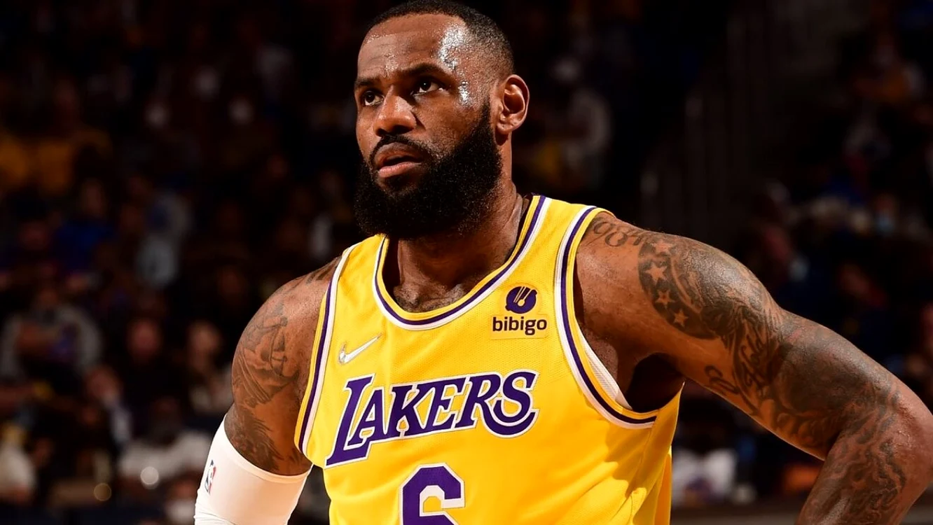 LeBron James domină baschetul nord-american de 15 ani. Foto NBA