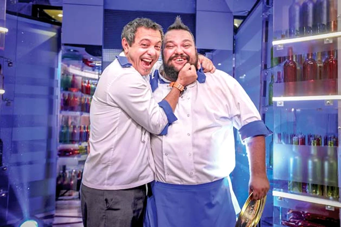 Chef Sorin Bontea  s-a bucurat alături  de el şi l-a  felicitat pentru  câştigarea  premiului