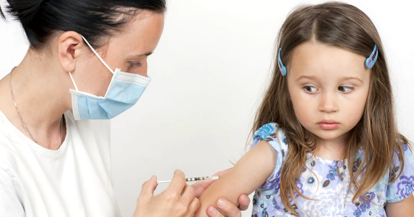 Medicii încearcă să-şi convingă pacienţii privind necesitatea vaccinării FOTO: Alina Mitran