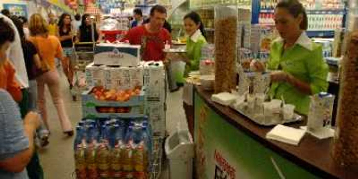 Bacău: Supermarketurile încalcă drepturile consumatorilor