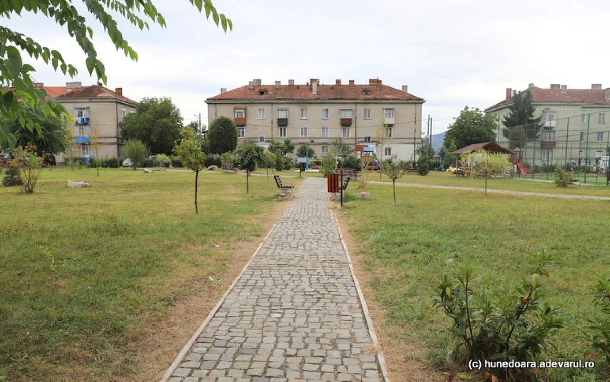 Cvartal din orașul Ștei. Foto: Daniel Guță. ADEVĂRUL