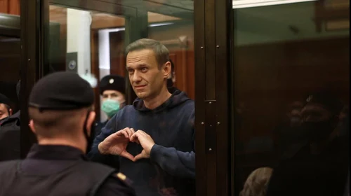 Aleksei Navalnîi la tribunal condamnat la trei ani şi jumătate de închisoare FOTO EPA-EFE / MOSCOW CITY COURT PRESS SERVICE