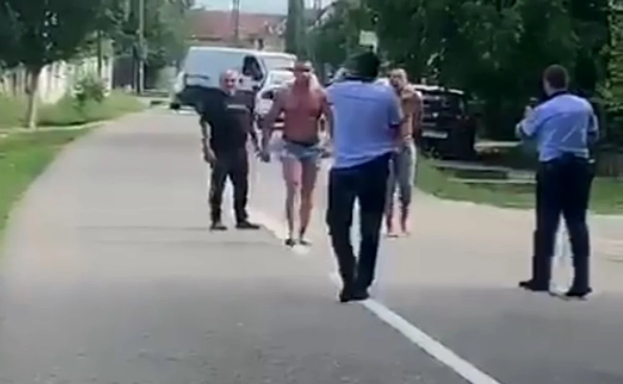 Polițiștii au fost amenințați de scandalagii Foto: adevarul.ro