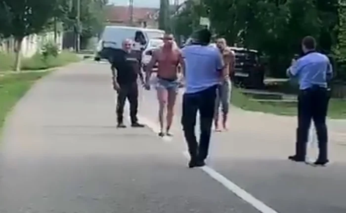 
    Polițiștii au fost amenințați de scandalagii Foto: adevarul.ro  