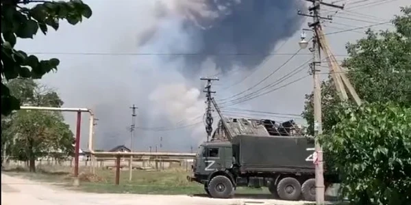 Explozii la un depozit de munitii din Crimeea FOTO Twitter jpg