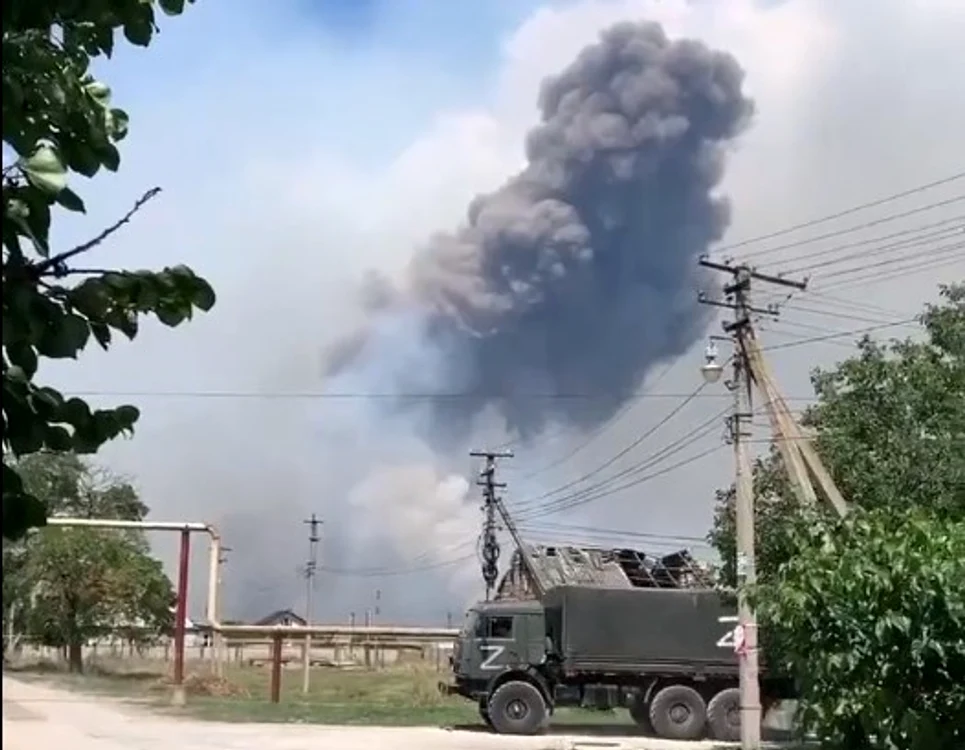 Explozii la un depozit de munitii din Crimeea FOTO Twitter jpg